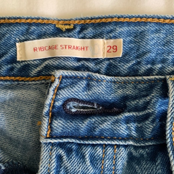 levi’s jean shorts - Picture 3 of 5